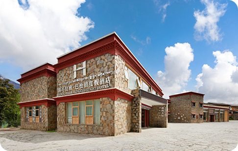 巴松措酒店4.png